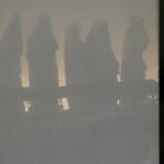 Reflets dans les toiles vierges sous film plastique